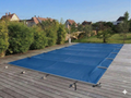 Welopool Rollschutzabdeckung VITROS ONE | rechteckig | 800 x 400 cm | Azurblau | Poolabdeckung Sicherheitsabdeckung Kindersicher Ganzjahresabdeckung Rollschutz Stabiles Aluminium